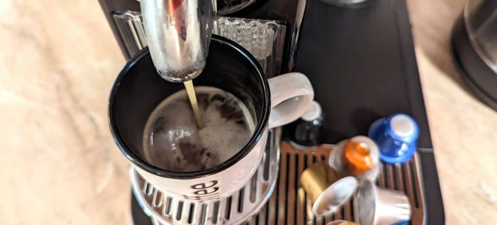 Nespresso Pouring 2